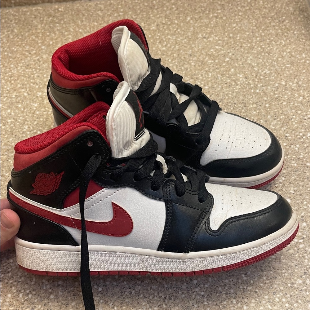 Kids Nike Air Jordan Mid Kids size 4Y
